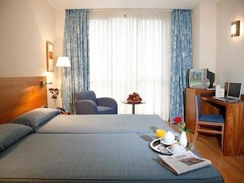 Hotel Mieres Del Camino 3*